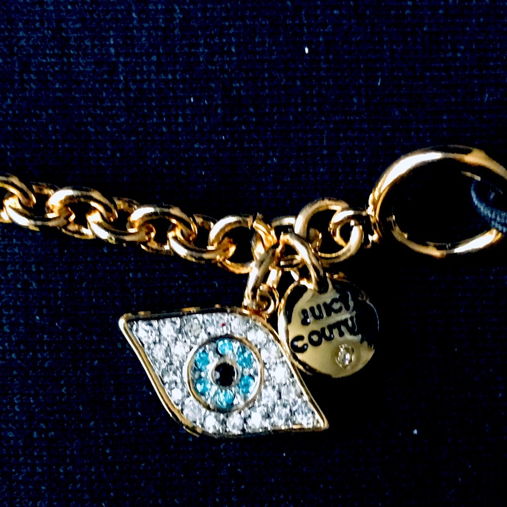 The eye bracelet